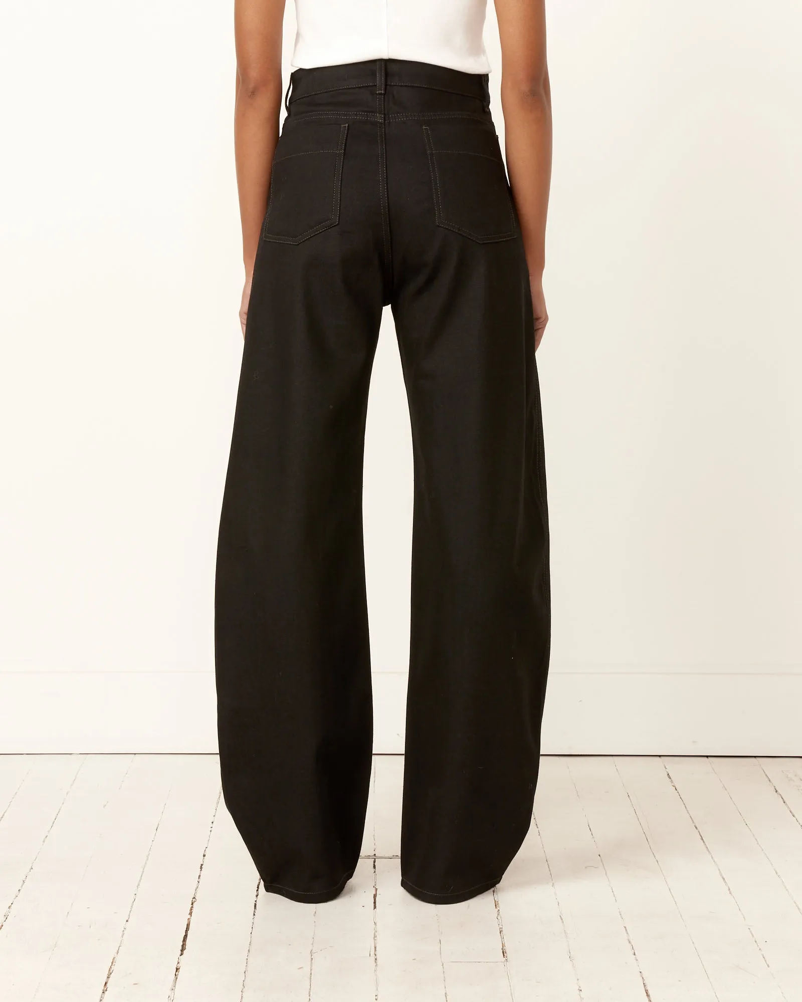 High Waisted Curved Pant in Black