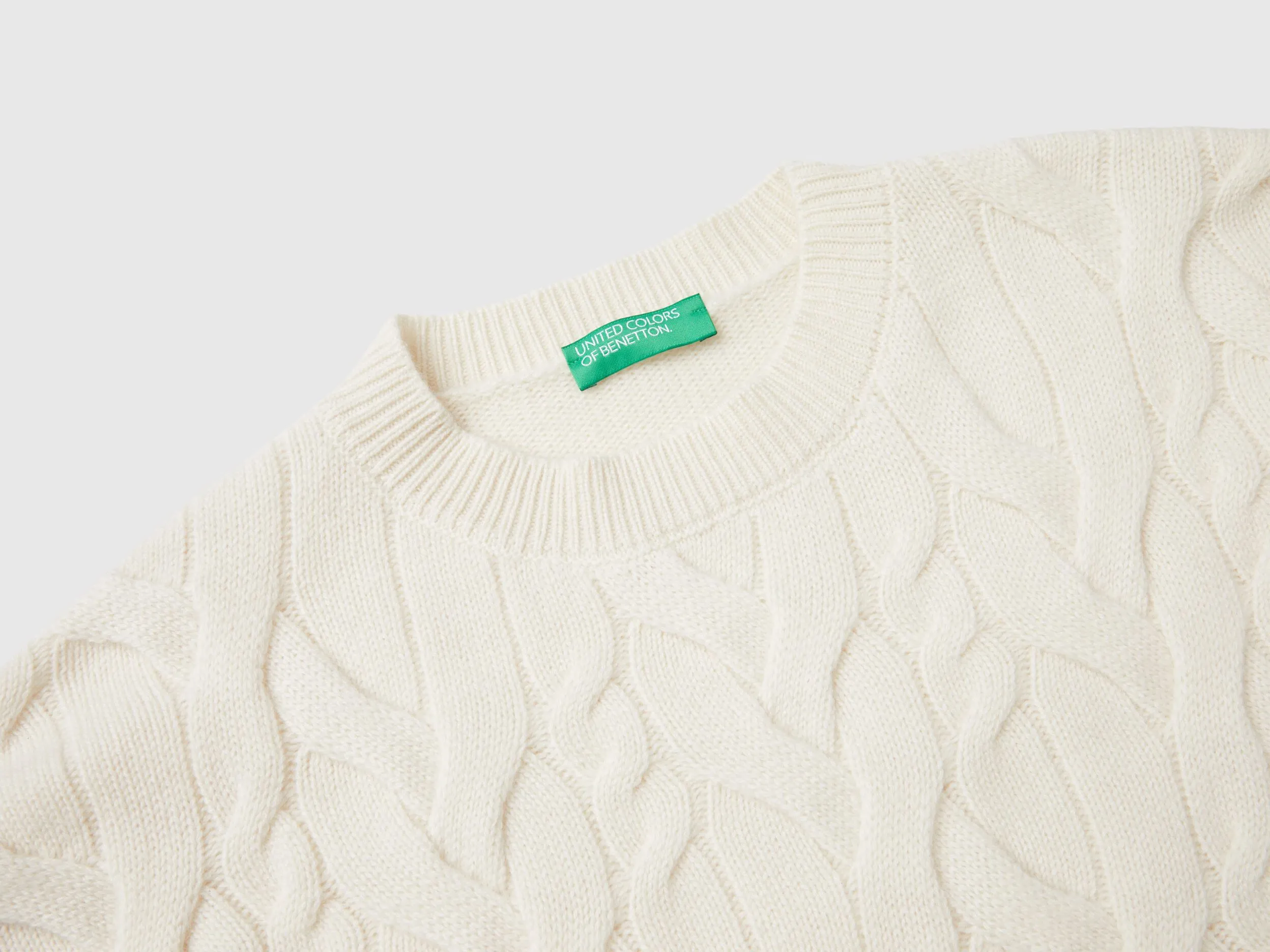 Knit sweater in pure cashmere - Creamy White | Benetton