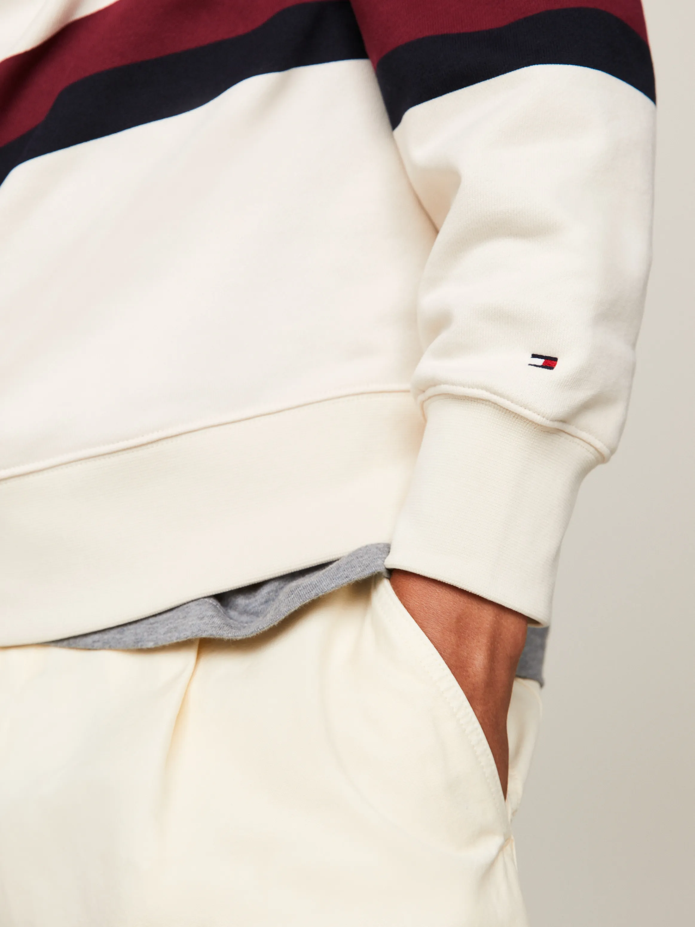 Monotype Colourblock Sweatshirt | Sweatshirts & Hoodies | Tommy Hilfiger