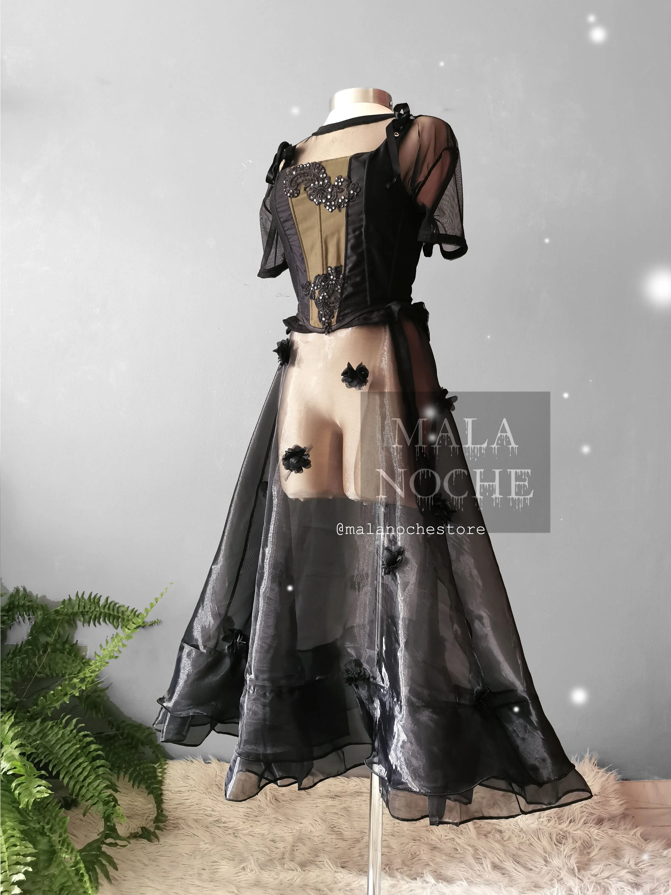 Skirt Roses Goth (Bustier se vende por separado)