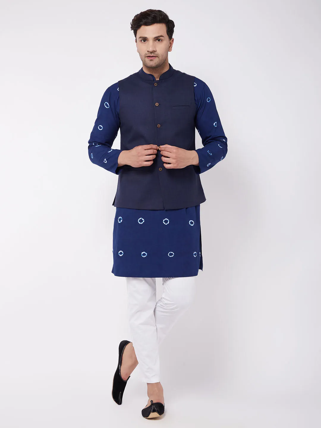 VASTRAMAY Men's Cotton Kurta And Pyjama With Navy Blue Solid Nehru Jacket