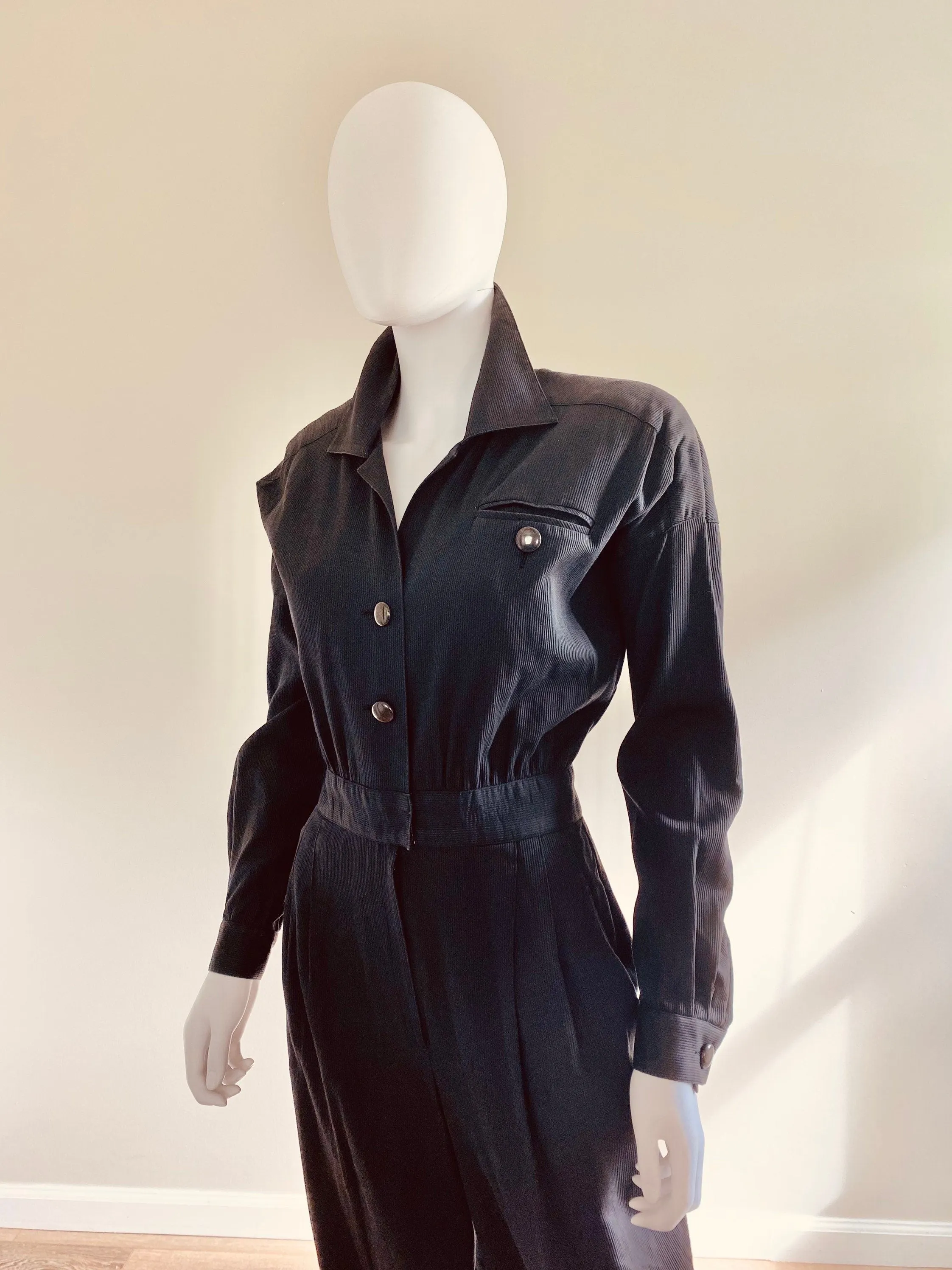 Vintage 1980s Black Jumpsuit / 80s romper Size M