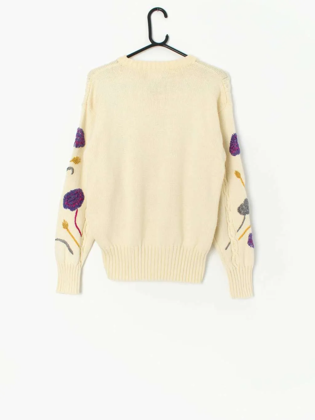 Vintage beige sweater with cable knit and stunning floral design – Medium